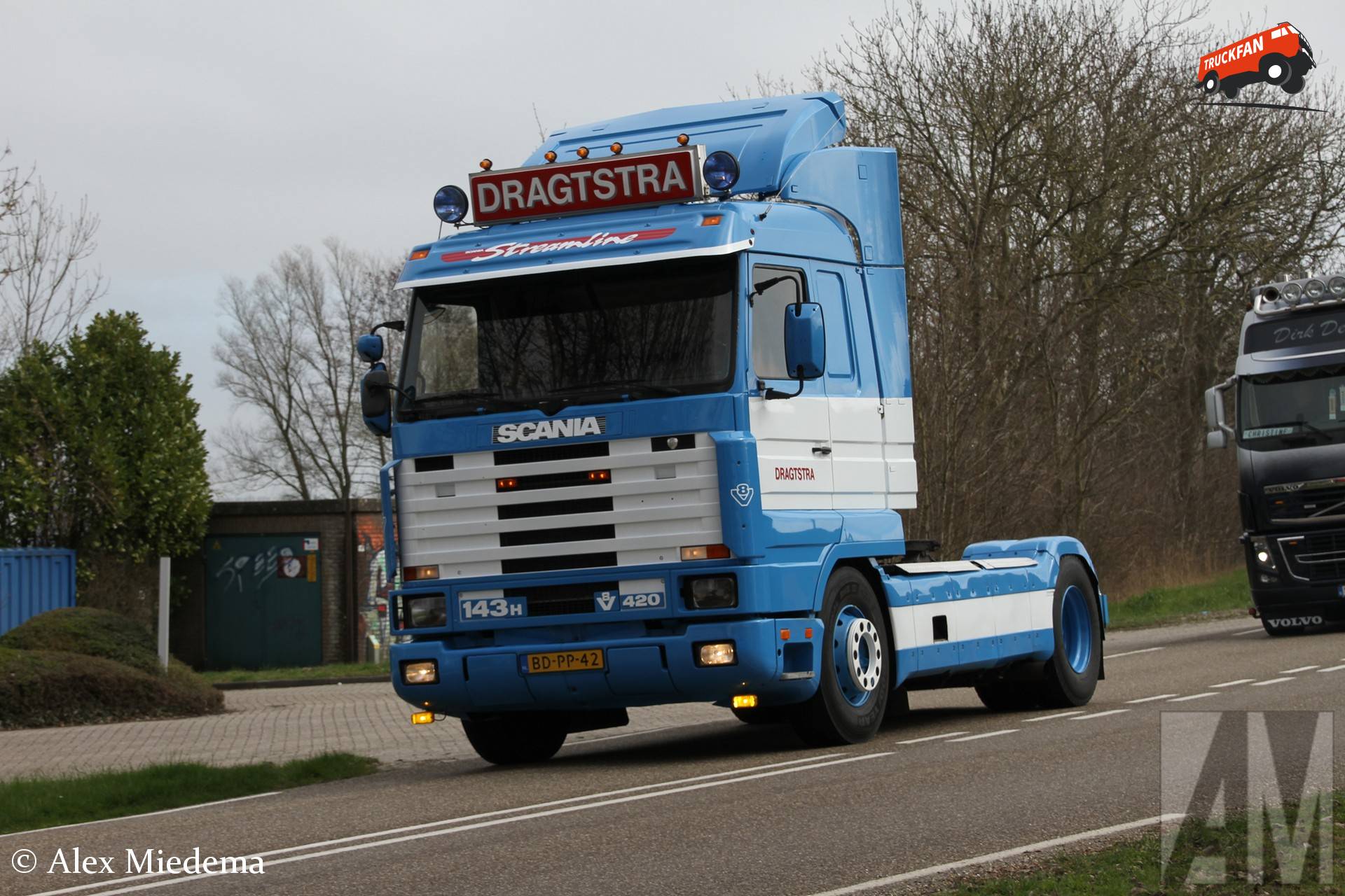 Scania 143H420 Streamline truck in Friesland