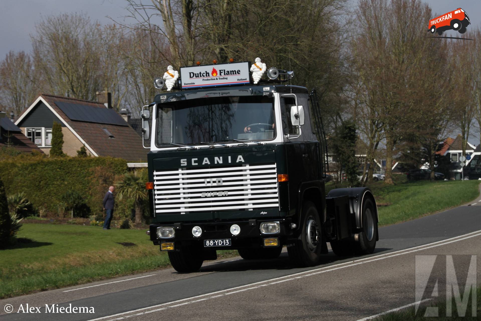 Scania LB110 Super truck in de noordwesthoek van Friesland