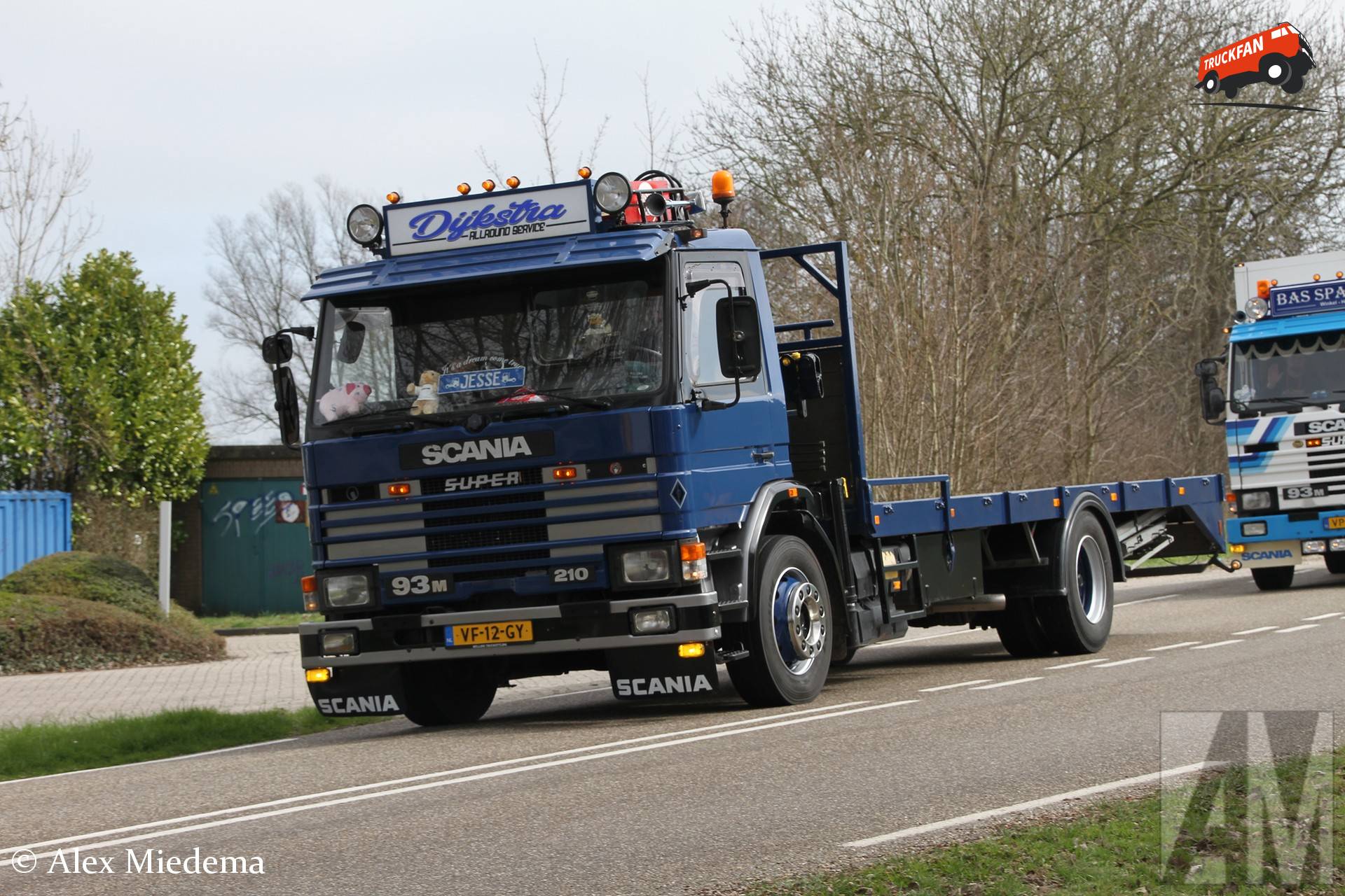 Scania P93M210 vrachtwagen in de noordwesthoek van Friesland