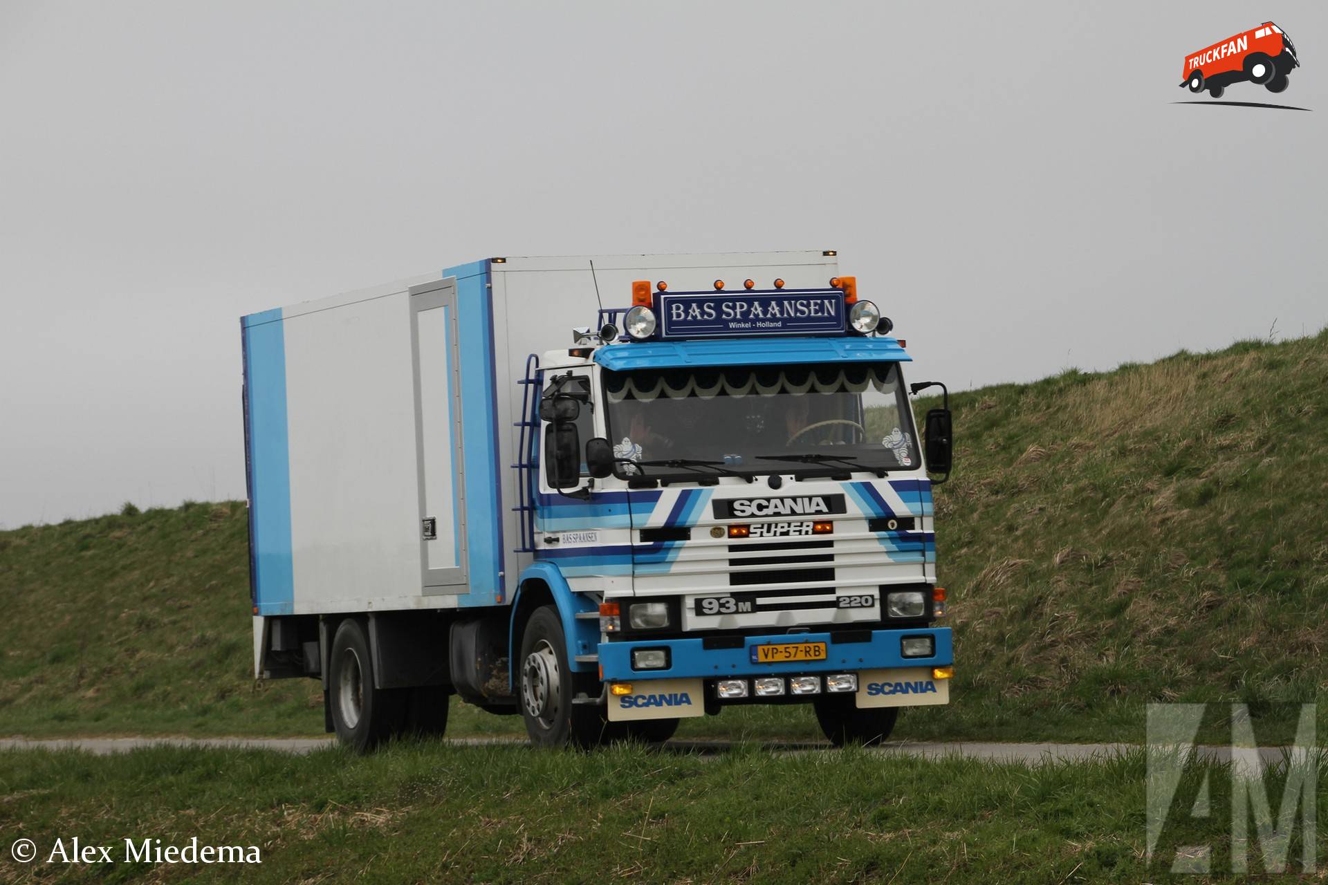 Bas Spaansen met zijn Scania 93 op de Koedijk