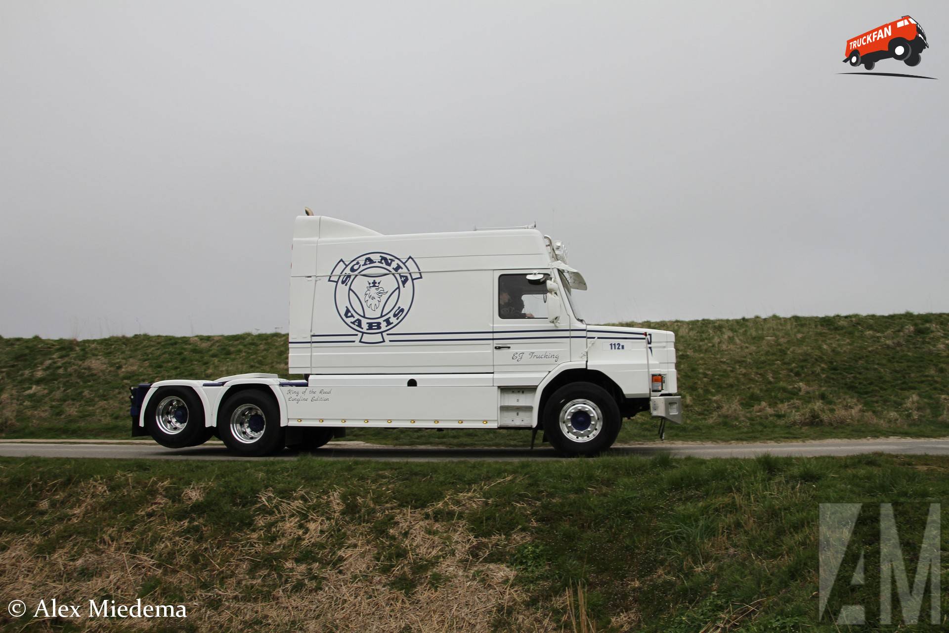 Scania T112E Longline truck in de Noordwesthoek van Friesland