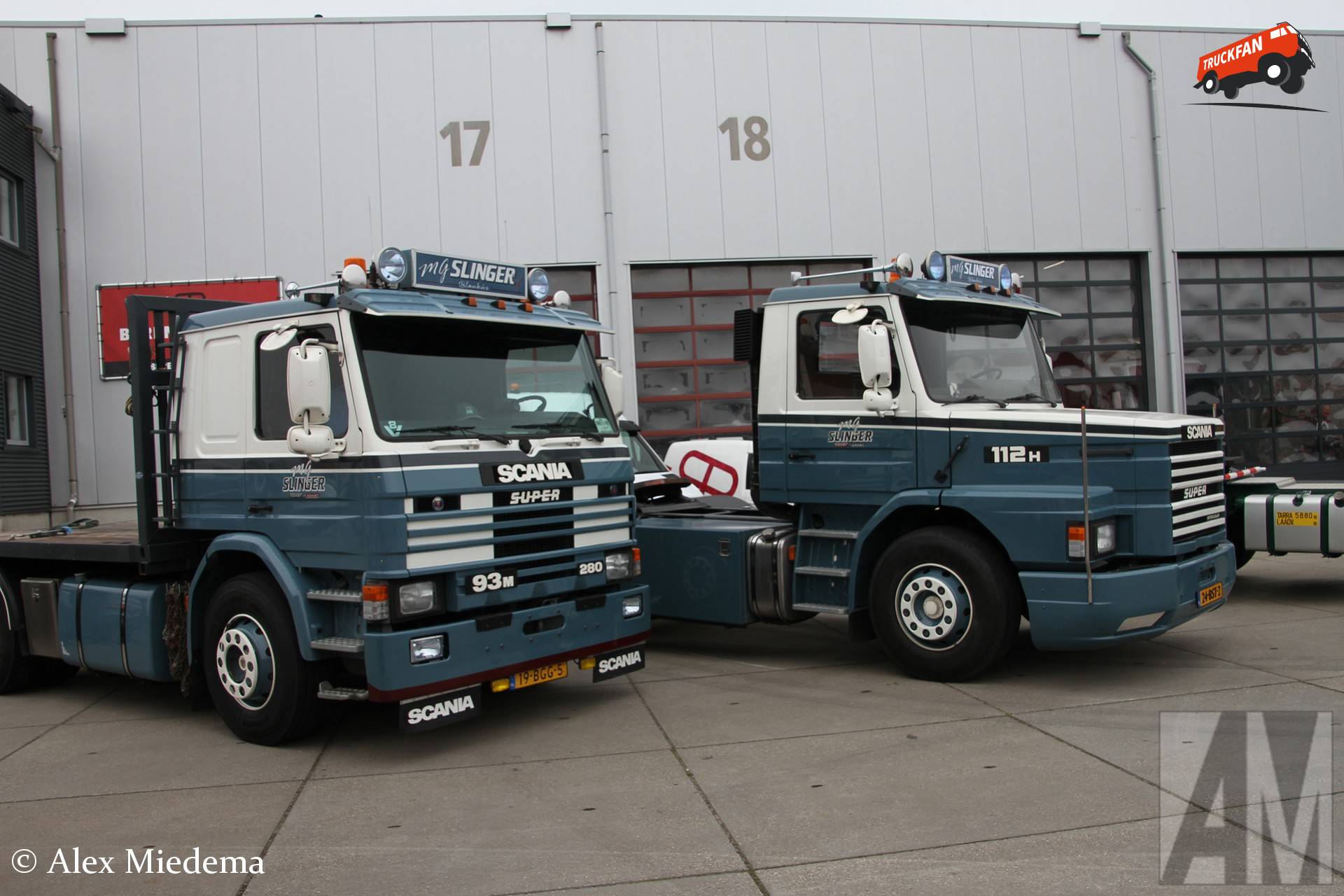 Scania P93 en Scania T112 van Familie Slingerland in Harlingen bij de start van hun trucktour