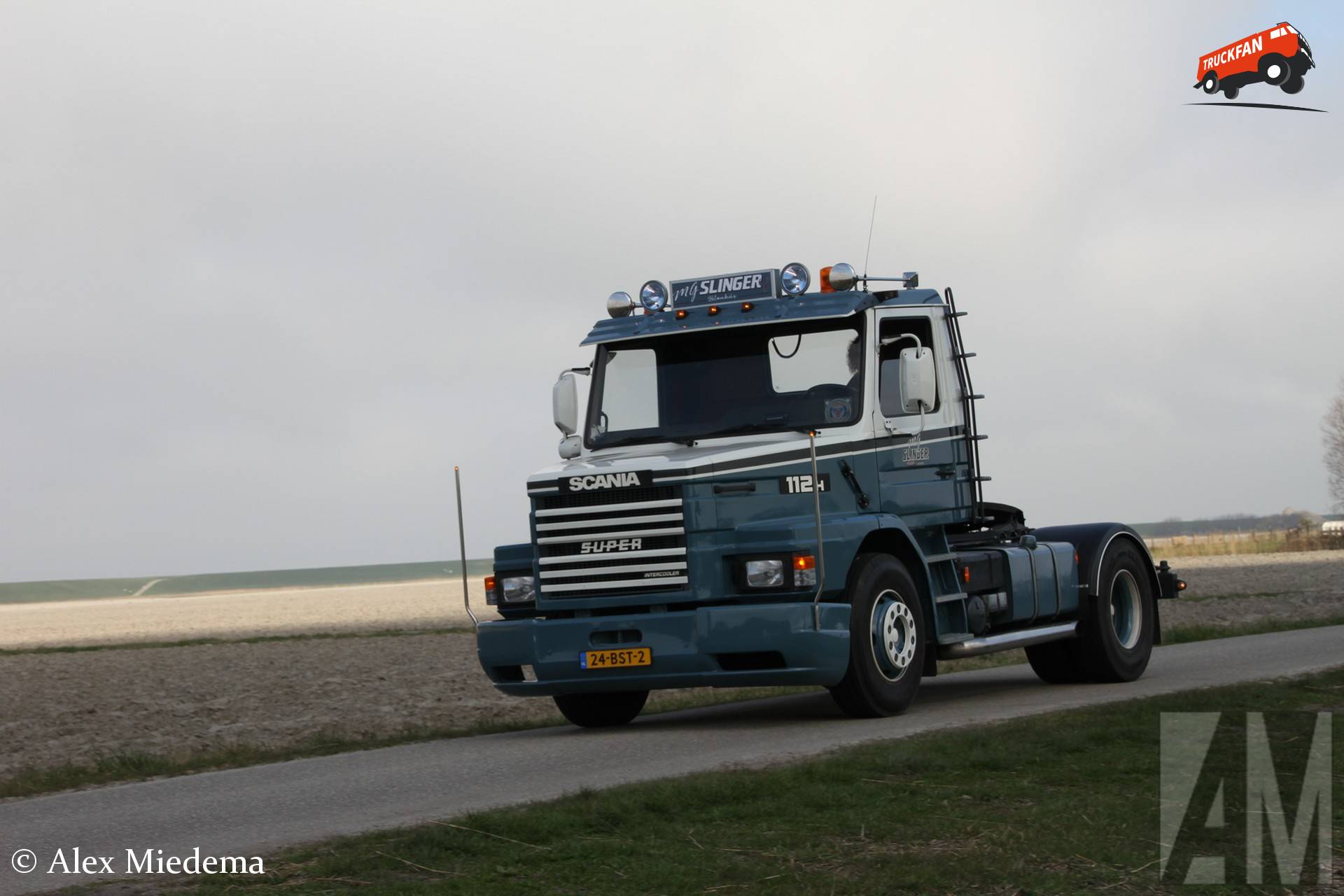 Scania T112 van familie Slingerland in Fryslân
