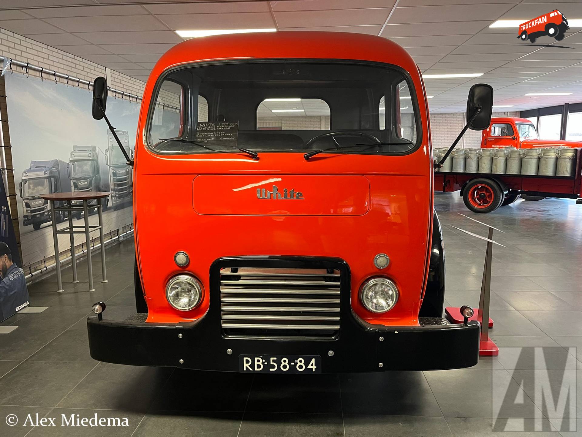 White model 3014 truck uit 1950 bij Rinsma Berlikum