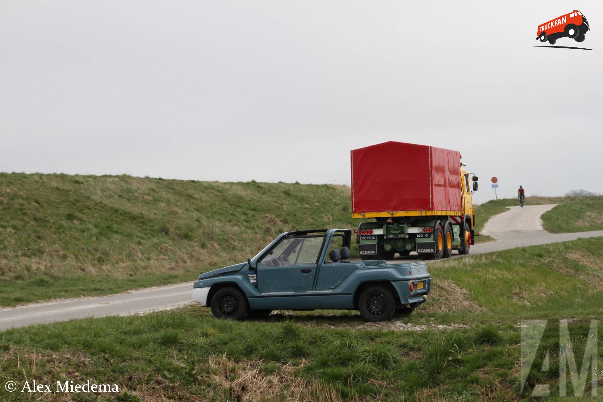 Mega Tjaffer en Scania 140 in Noordwesthoek van Fryslân