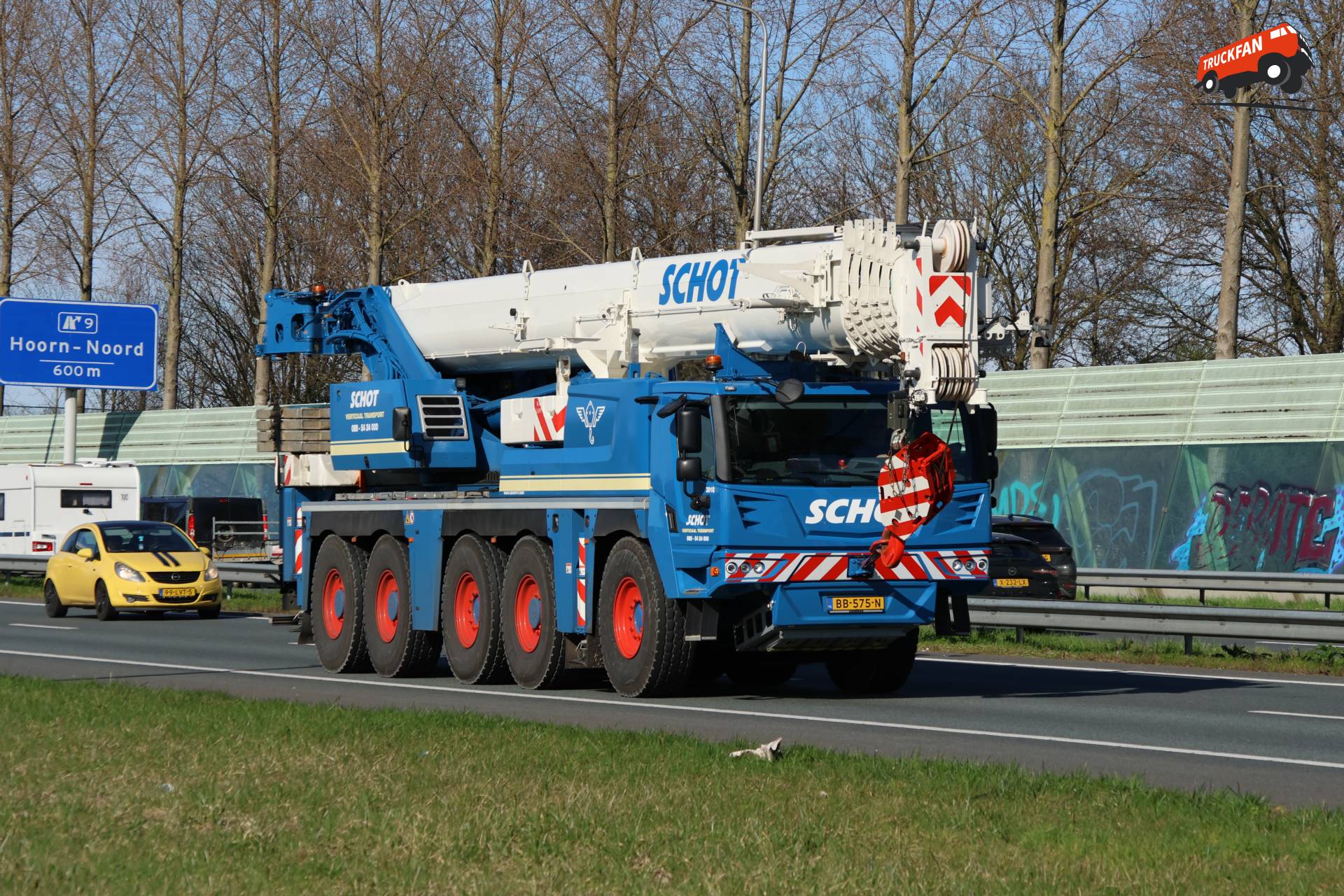 Liebherr LTM1100 kraan op A7 bij Hoorn