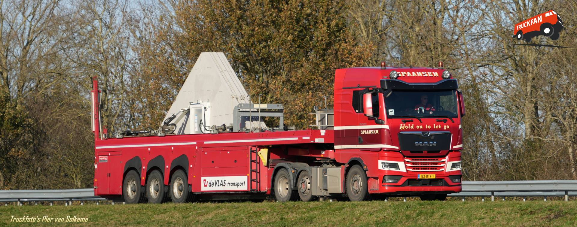 MAN TGX vrachtwagen bij A7 Sneek
