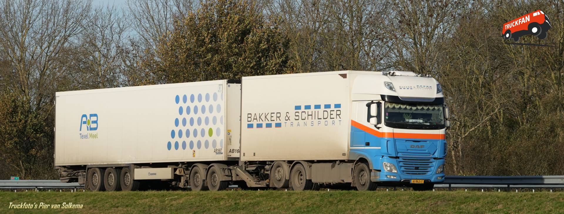 DAF XF vrachtwagen bij A7 Sneek