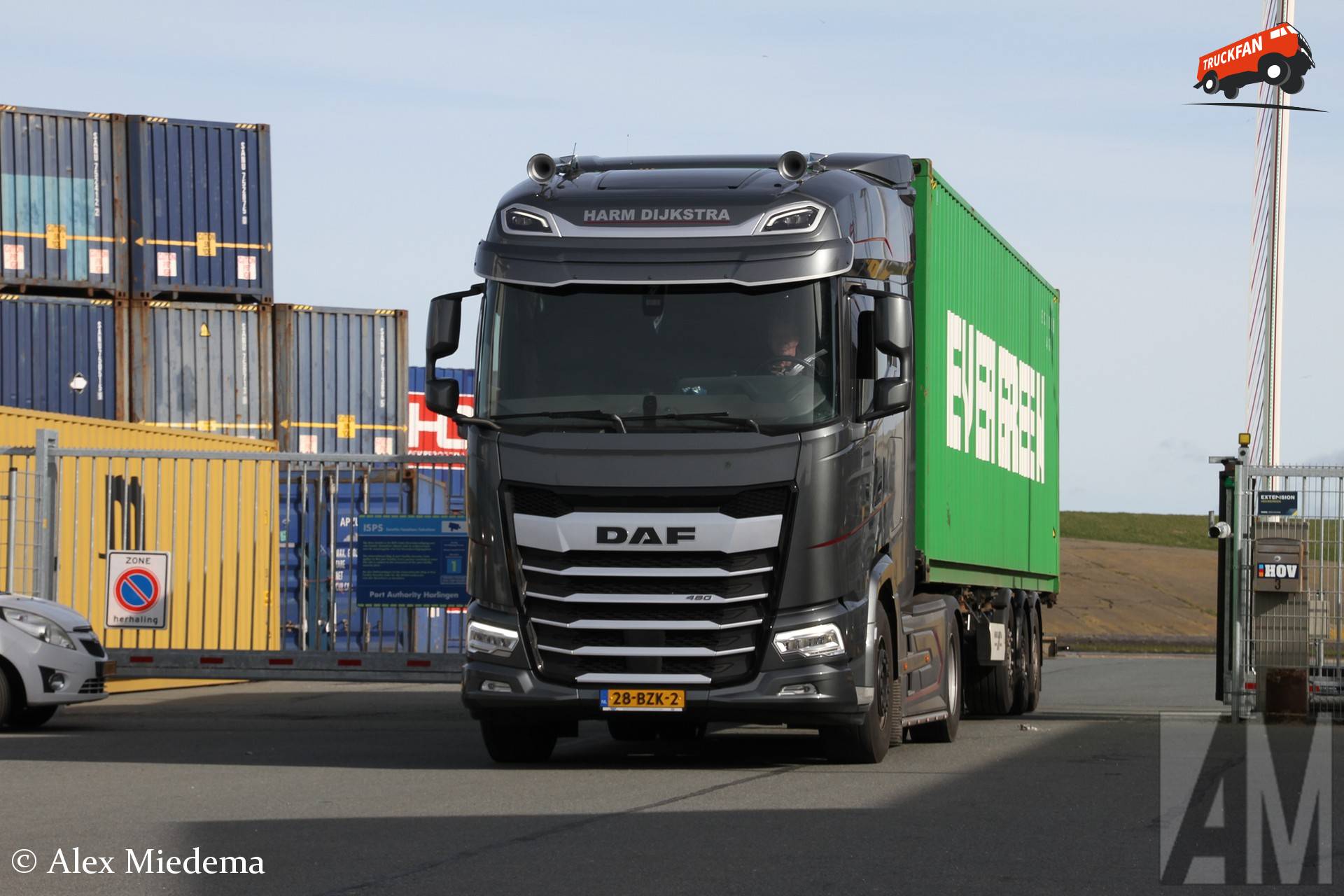 DAF XG 480 FT van Harm Dijkstra met een Evergreen container