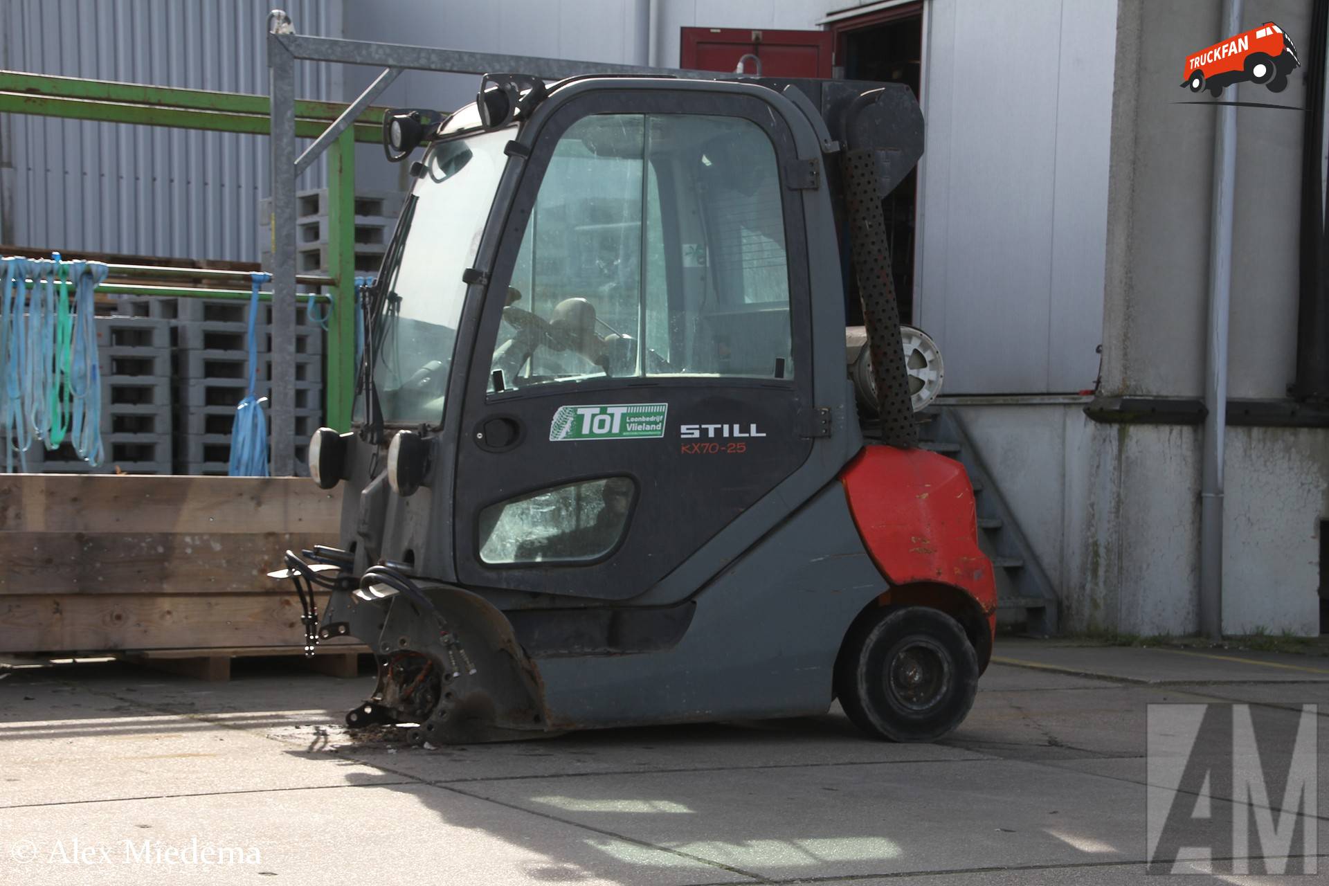 Onvolledige Still RX70-25 van Loonbedrijf Tot Vlieland