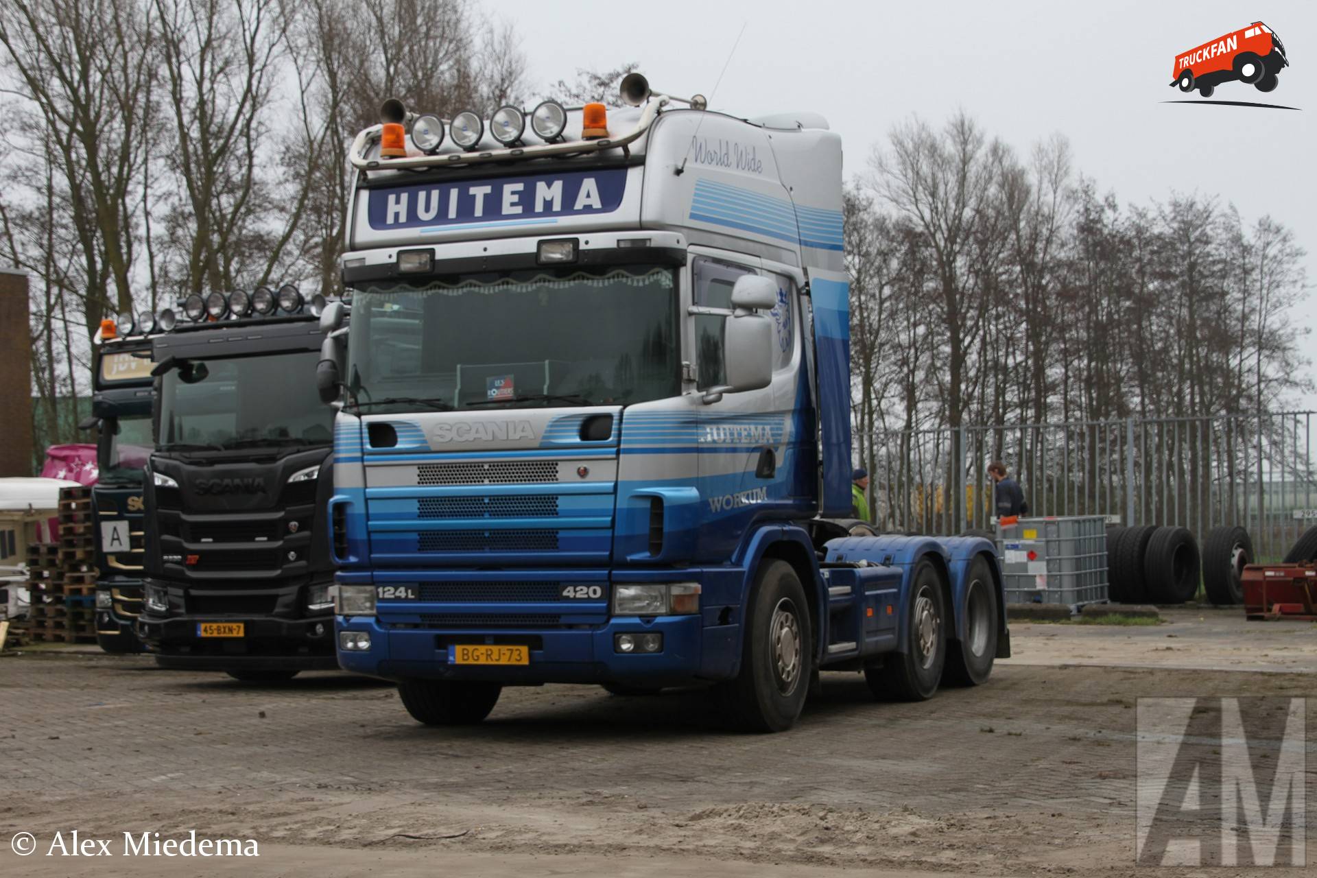 Scania 124 truck owned by Huitema at Rinsma Berlikum