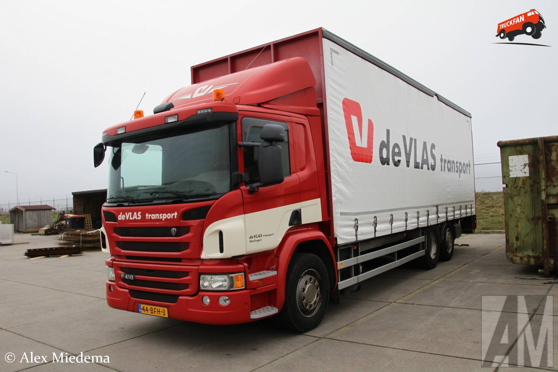 Scania P410 van De Vlas Transport in Harlingen