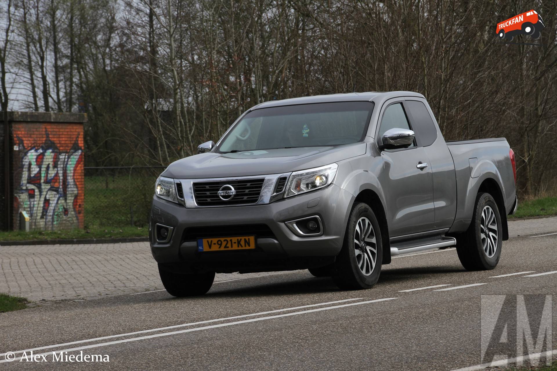 Nissan Navara met kenteken V-921-KNV tijdens Classic Truck Tour