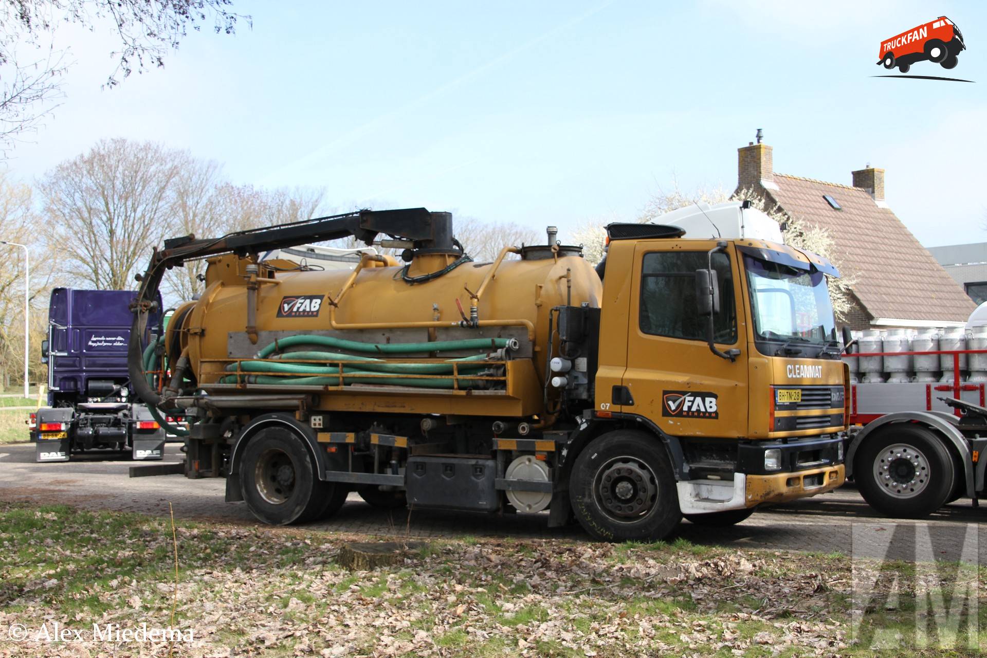 DAF 75CF250 geparkeerd tijdens Classic Truck Tour