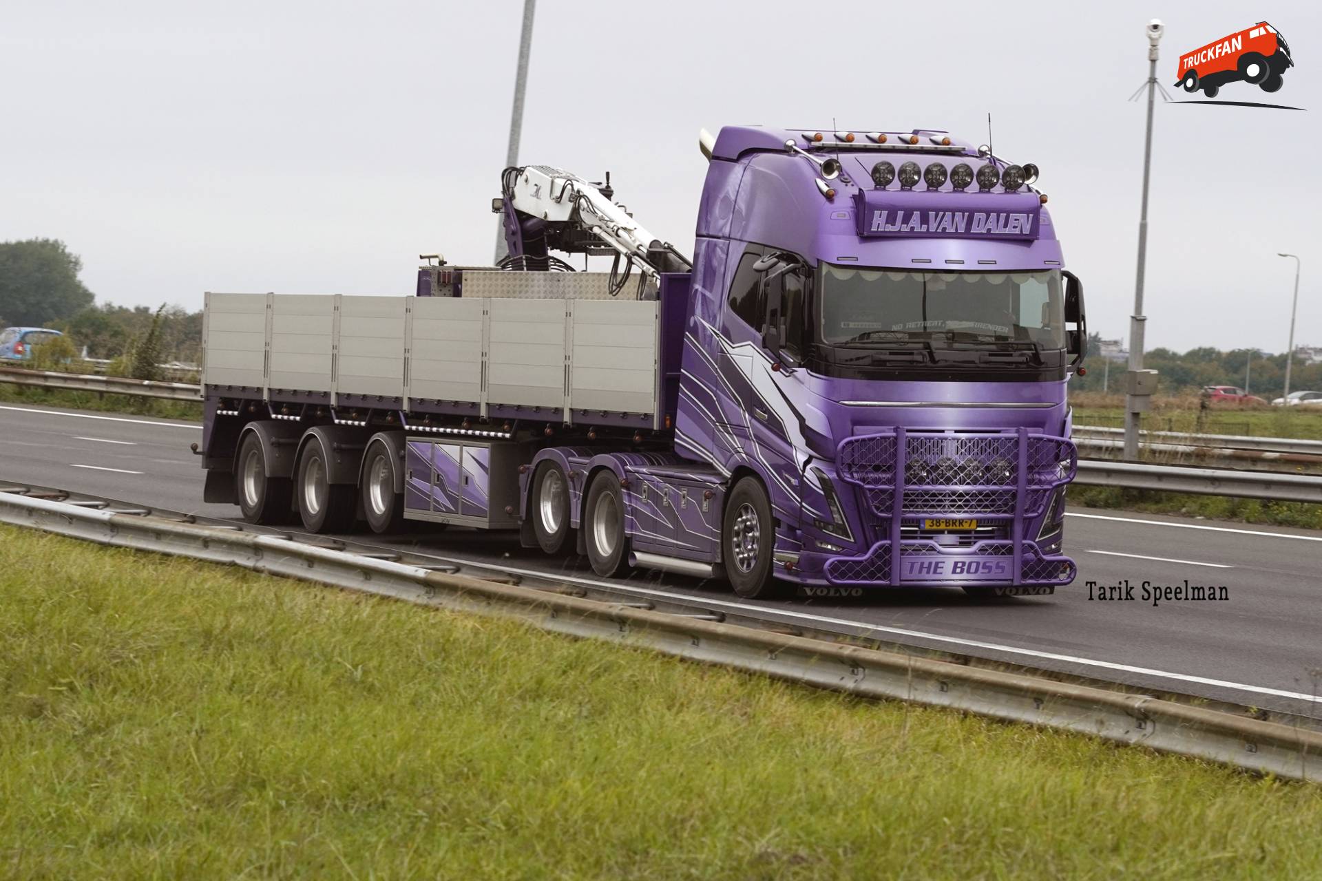 Volvo FH 5th Gen vrachtwagen met kenteken 38-BRR-7