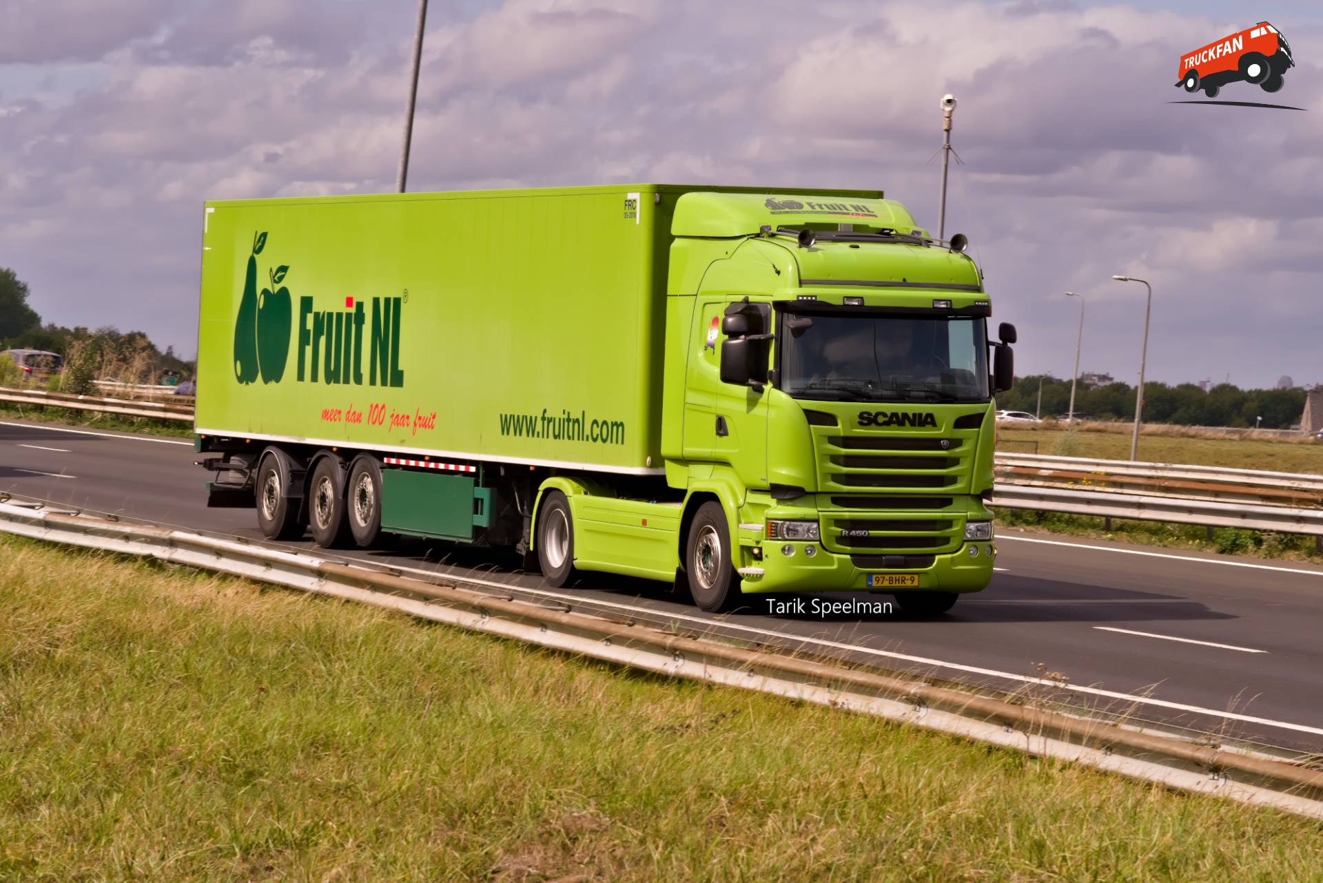 Scania R450 vrachtwagen met kenteken 97-BHR-9