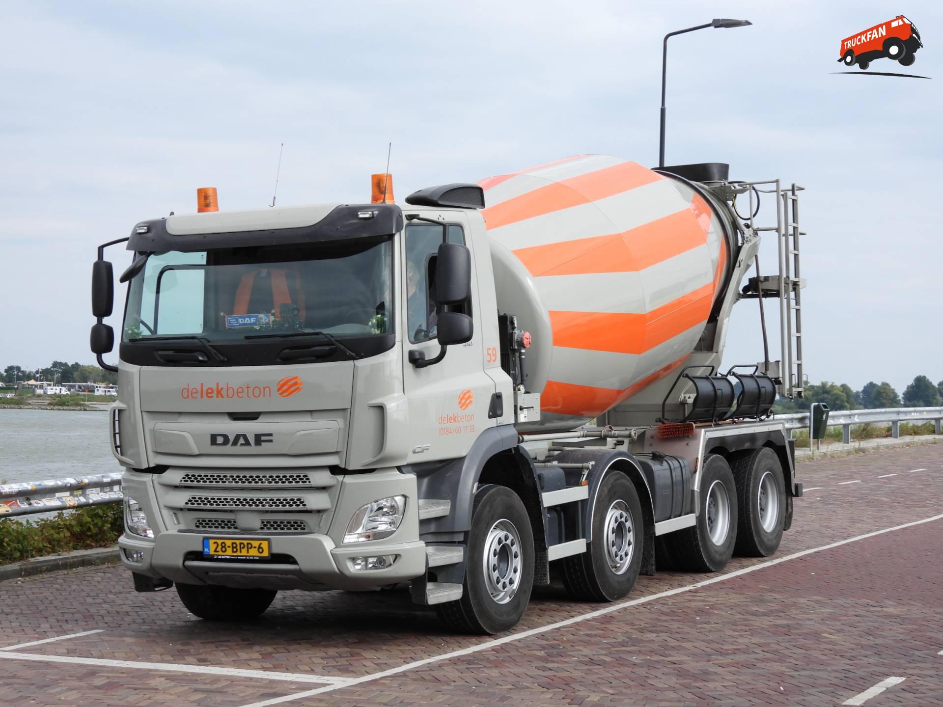 DAF CF 410 FAD vrachtwagen van 2020