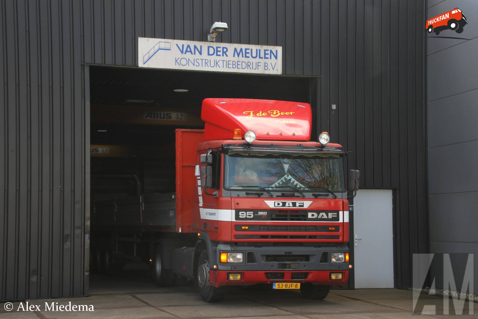 DAF FT 95 360 ATi truck with Floor FLO-17-27 trailer