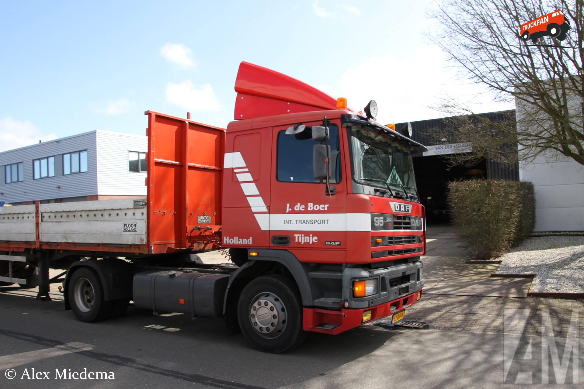 DAF 95 vrachtwagen bij Van der Meulen Constructiebedrijf