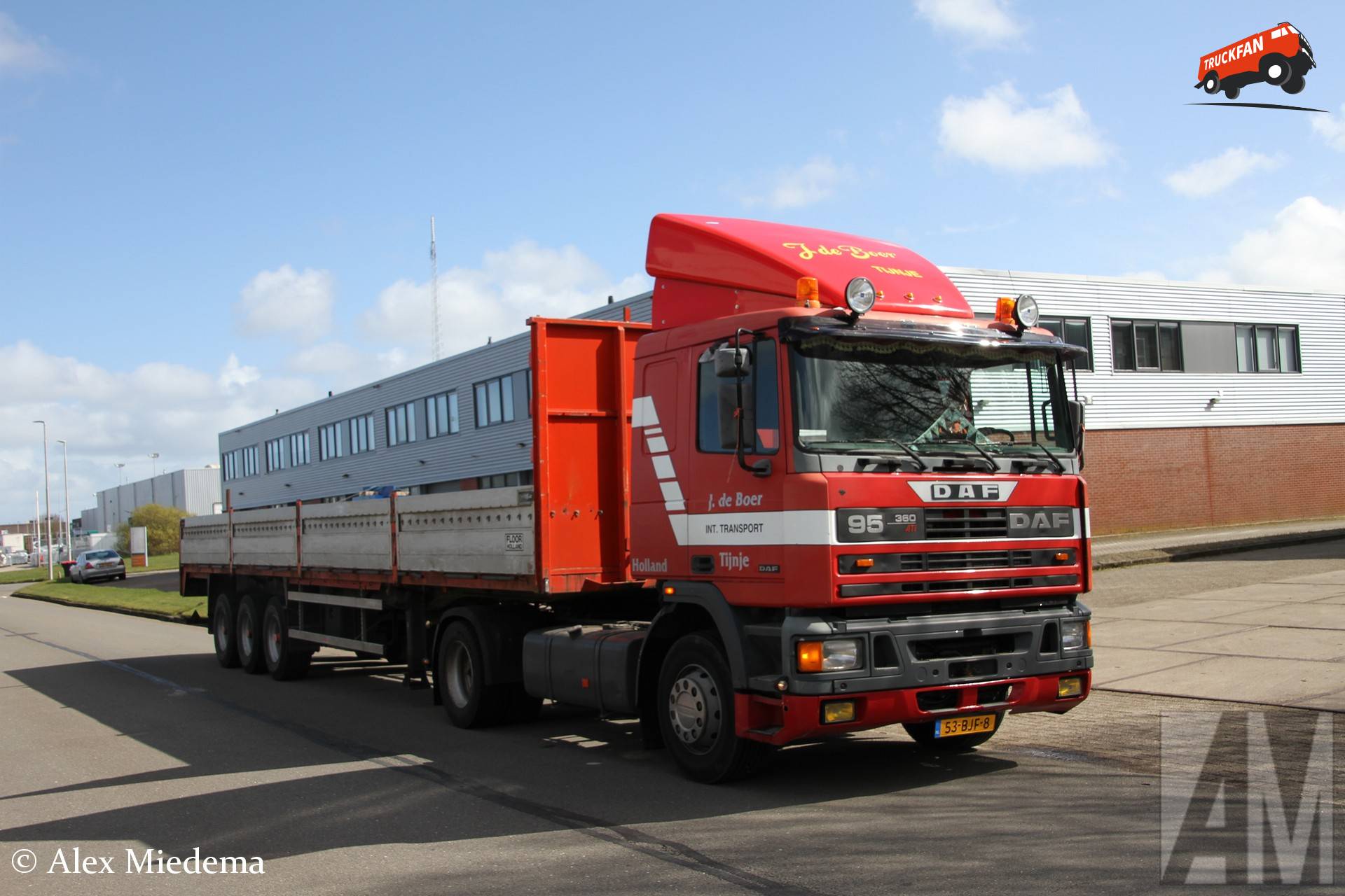 DAF FT 95 360 ATi truck with Floor FLO-17-27 trailer