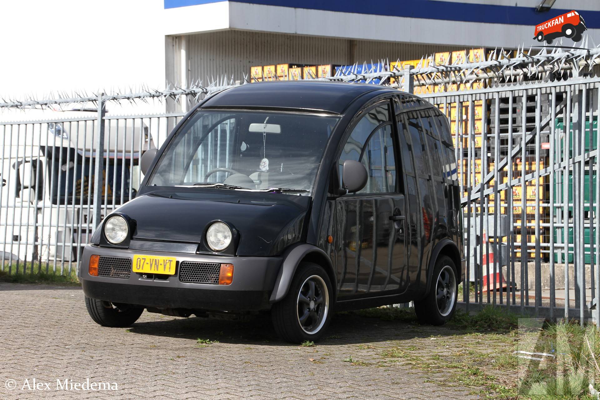Nissan S-Cargo bestelwagen in Leeuwarden