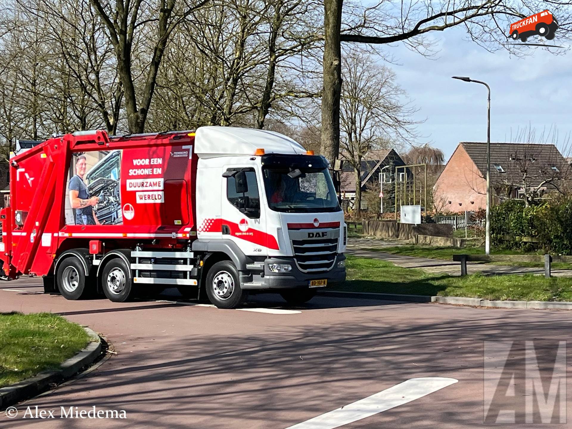 DAF XB vrachtwagen van Omrin in Koarnjum