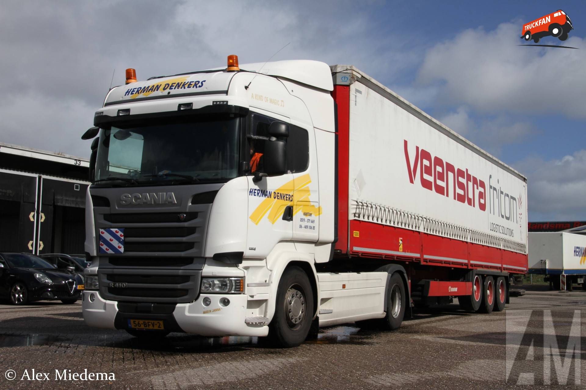 Scania R410 van Herman Denkers met Krone oplegger van Veenstra