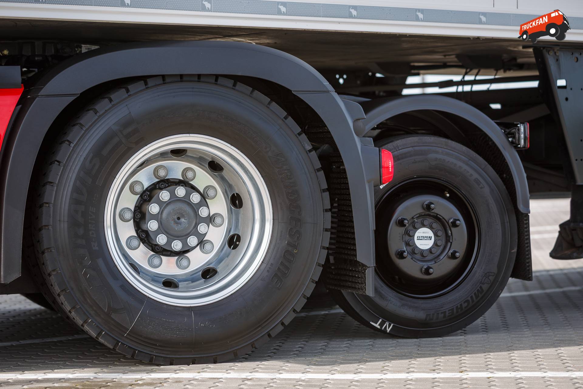 Mercedes-Benz eActros 600 met Estepe naloopas bij Simon Loos