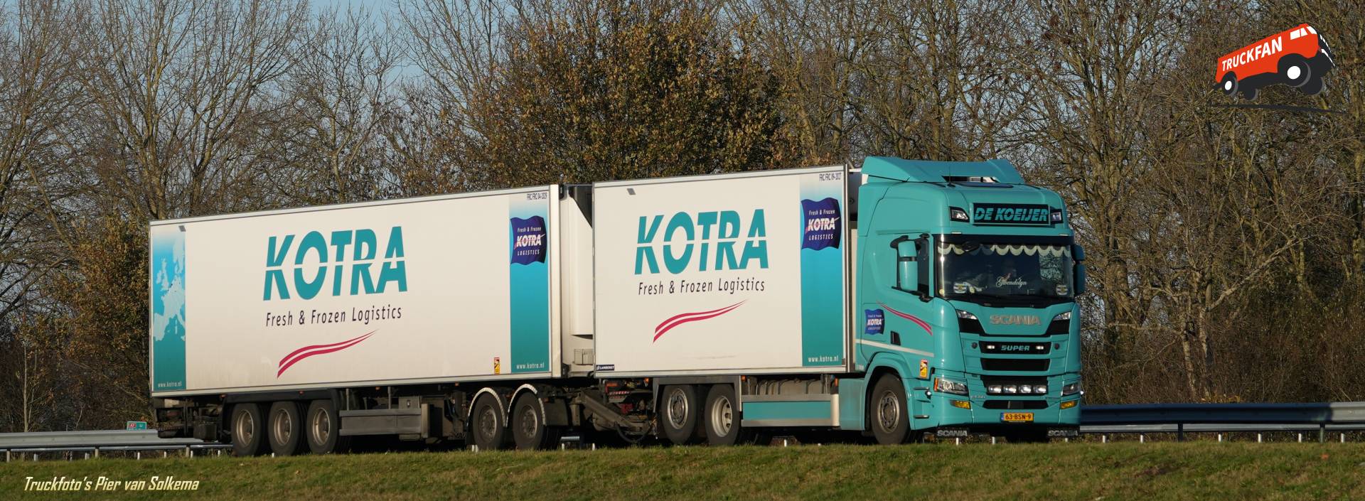 Scania R500 vrachtwagen op A7 bij Sneek