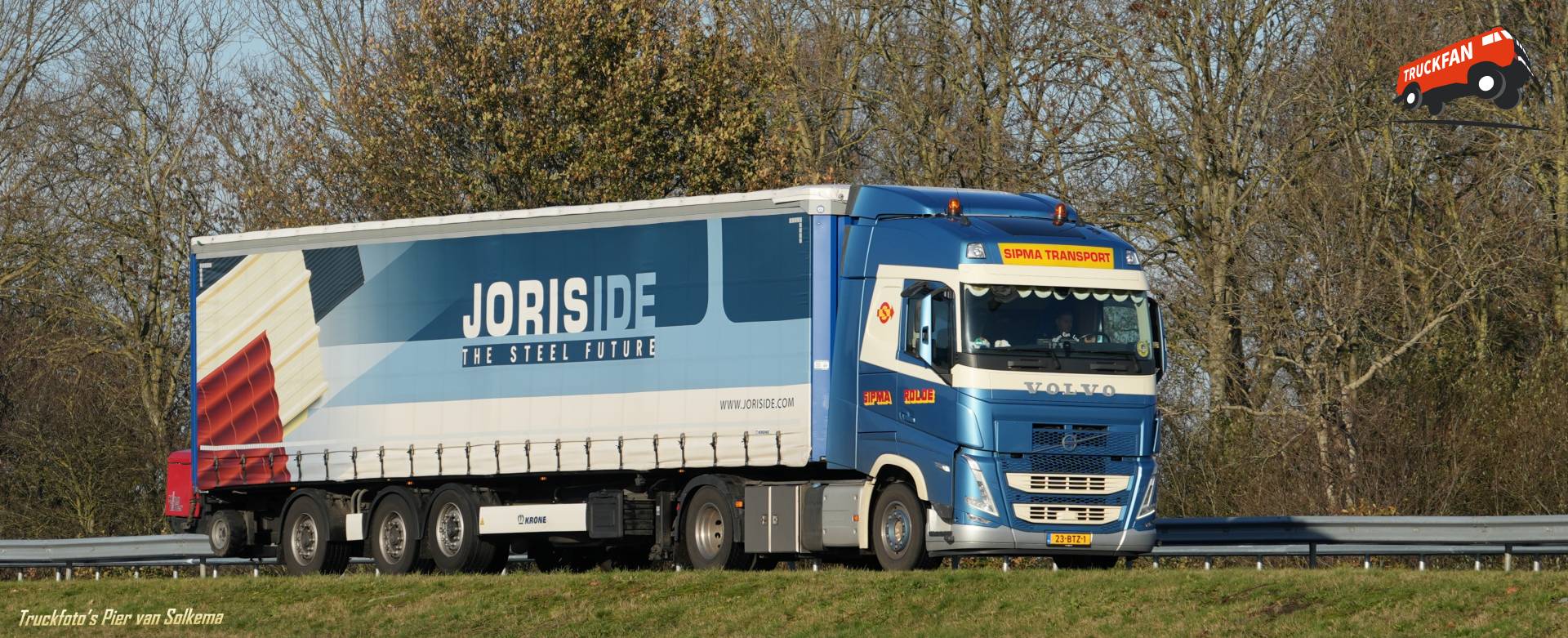 Volvo FH5 vrachtwagen op de A7 bij Sneek