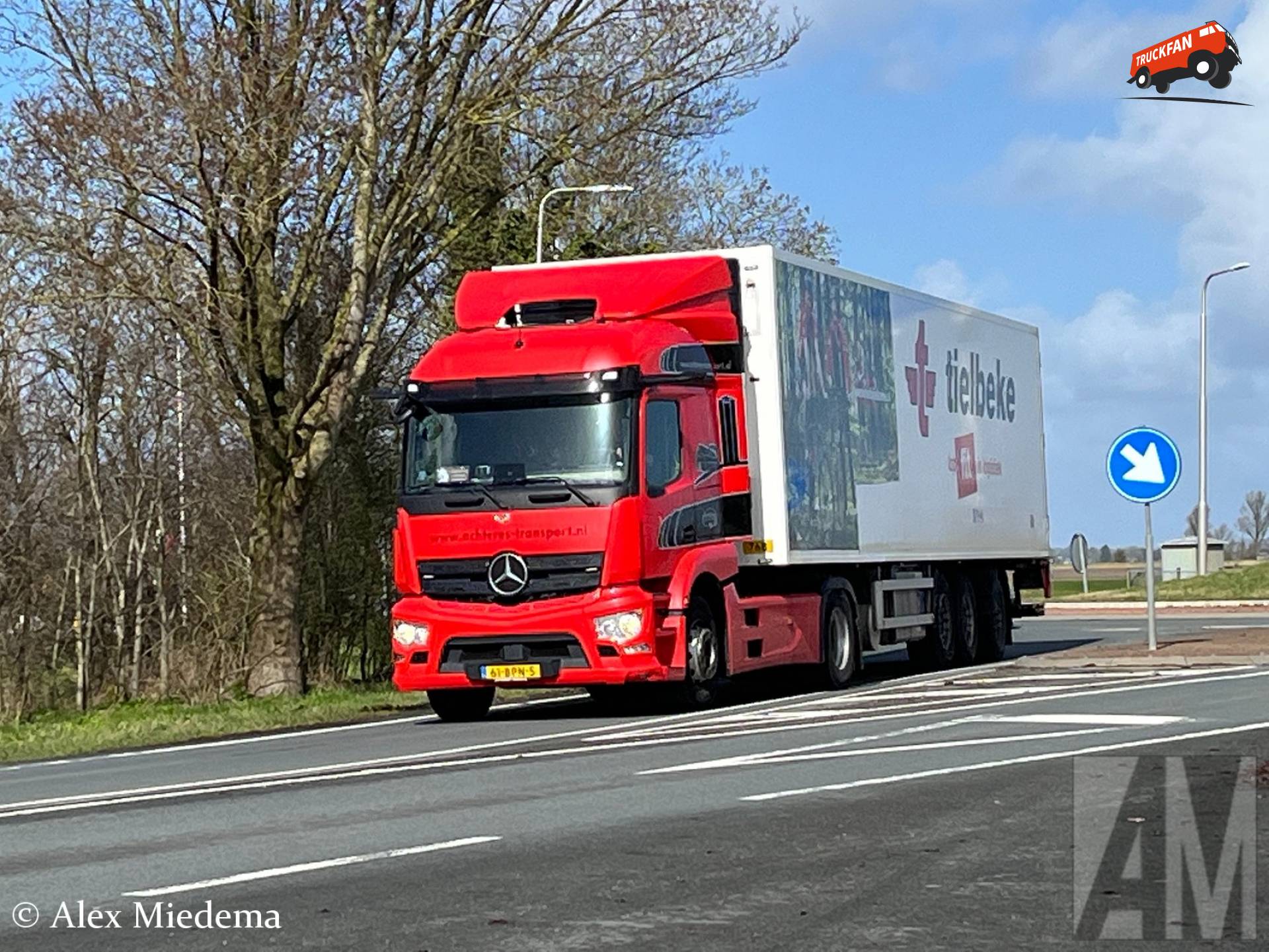 Mercedes-Benz Actros van Achteres op de N357