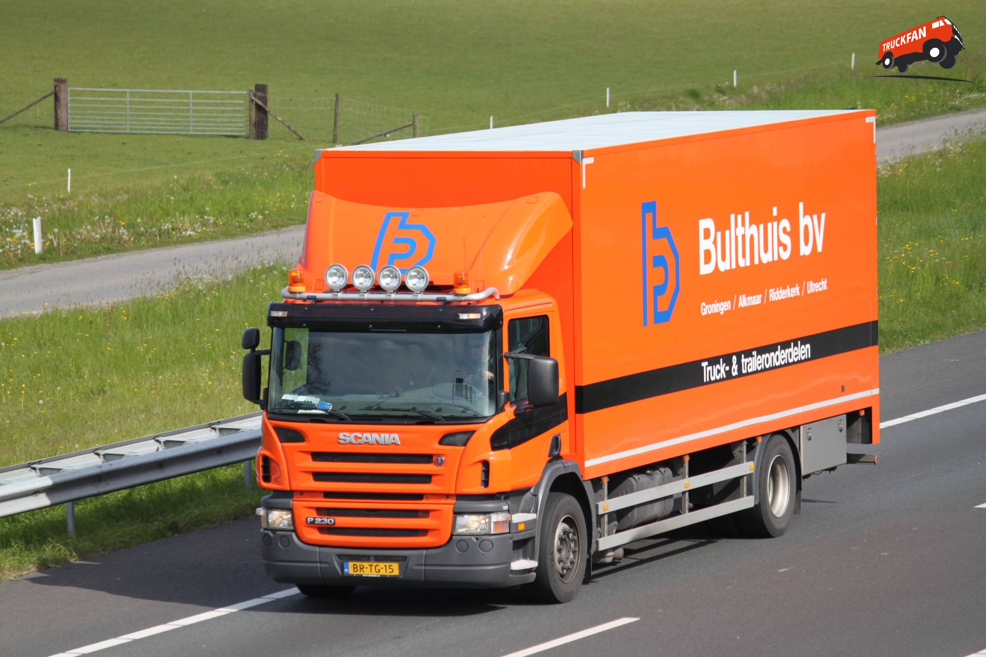 Scania P230 vrachtwagen van Bulthuis