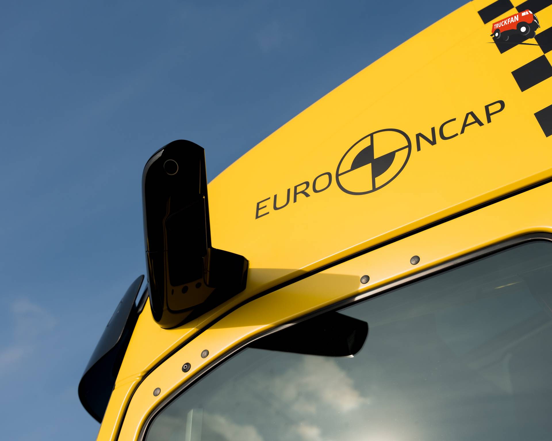 Camera's in plaats van spiegels bij Volvo Euro NCAP demotrucks