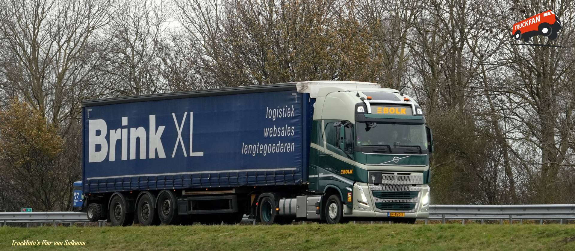 Volvo FH5 truck van bedrijf Bolk op A7 Sneek