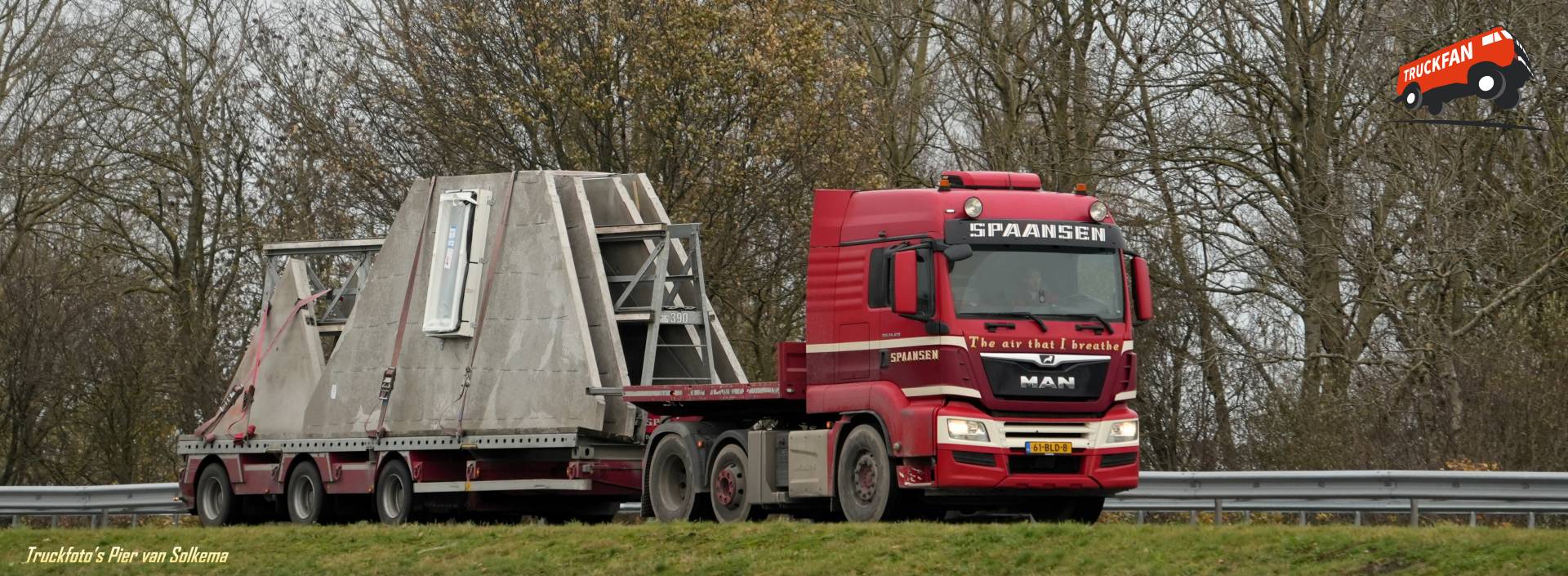 MAN TGS vrachtwagen op A7 bij Sneek