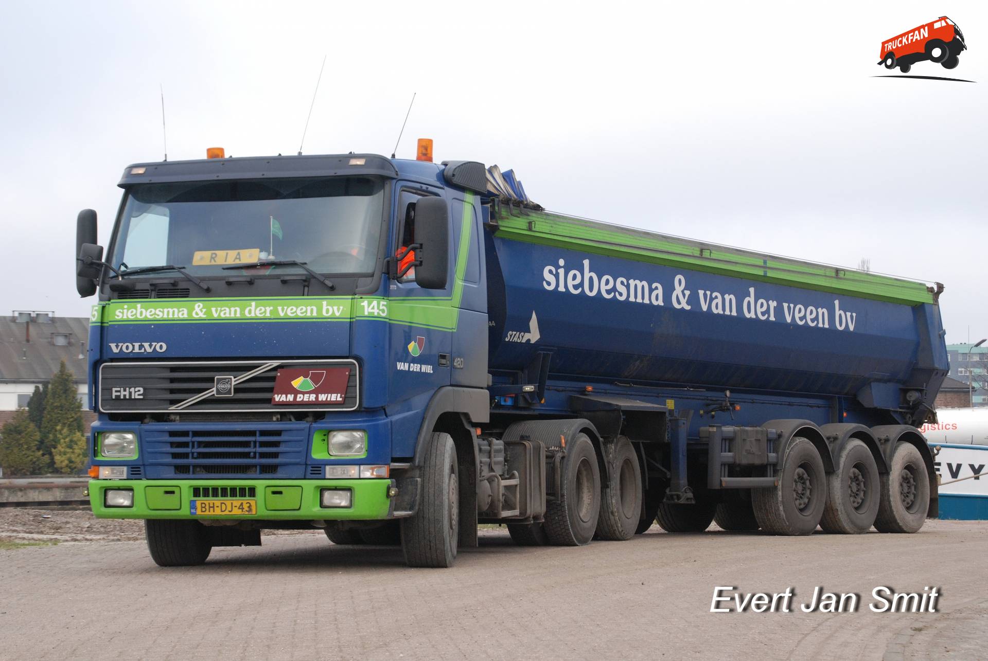 Volvo FH12-420 6x2 tractor loaded with gravel