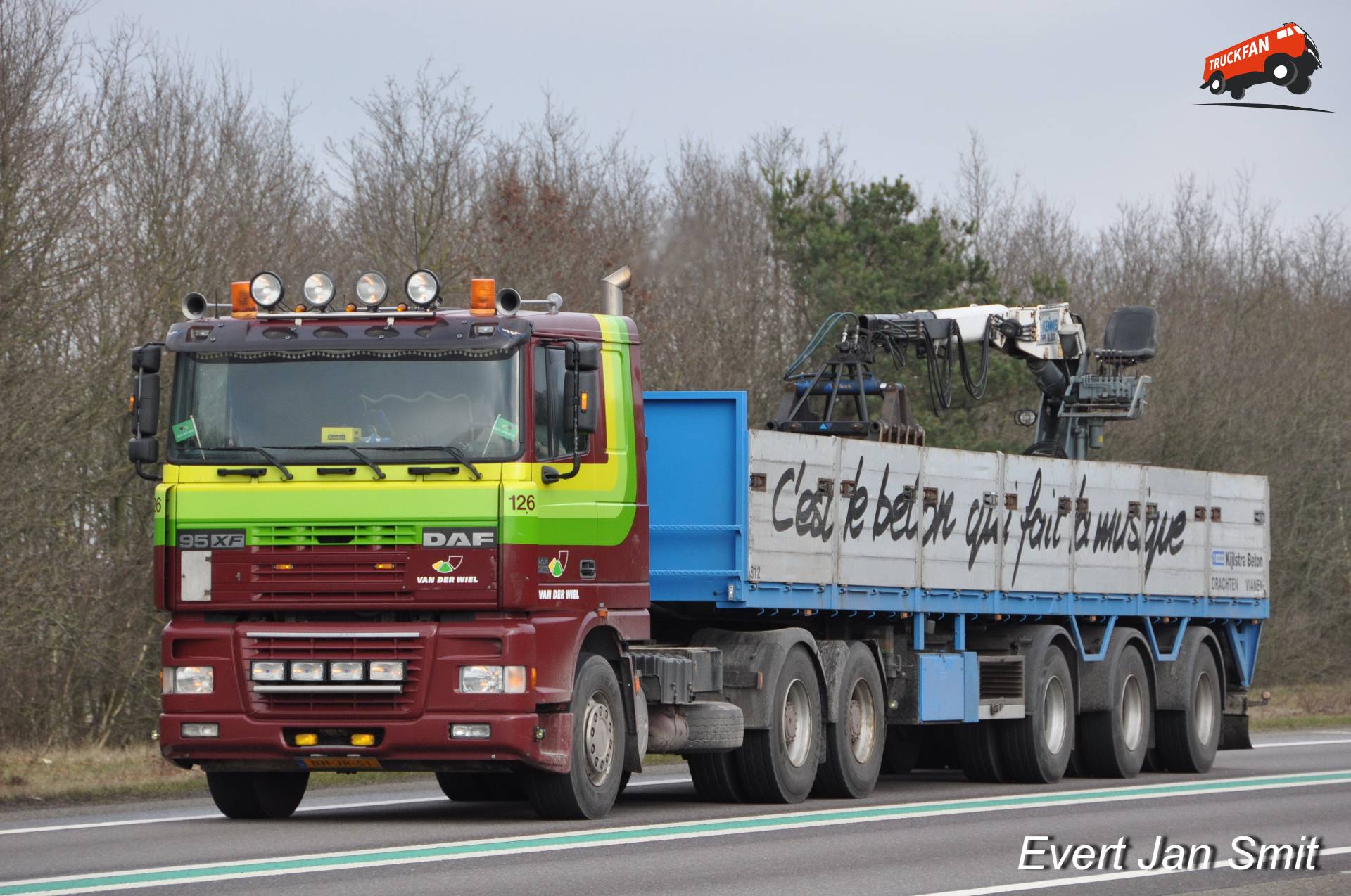 DAF FTT 95XF vrachtwagen van Van der Wiel Transport