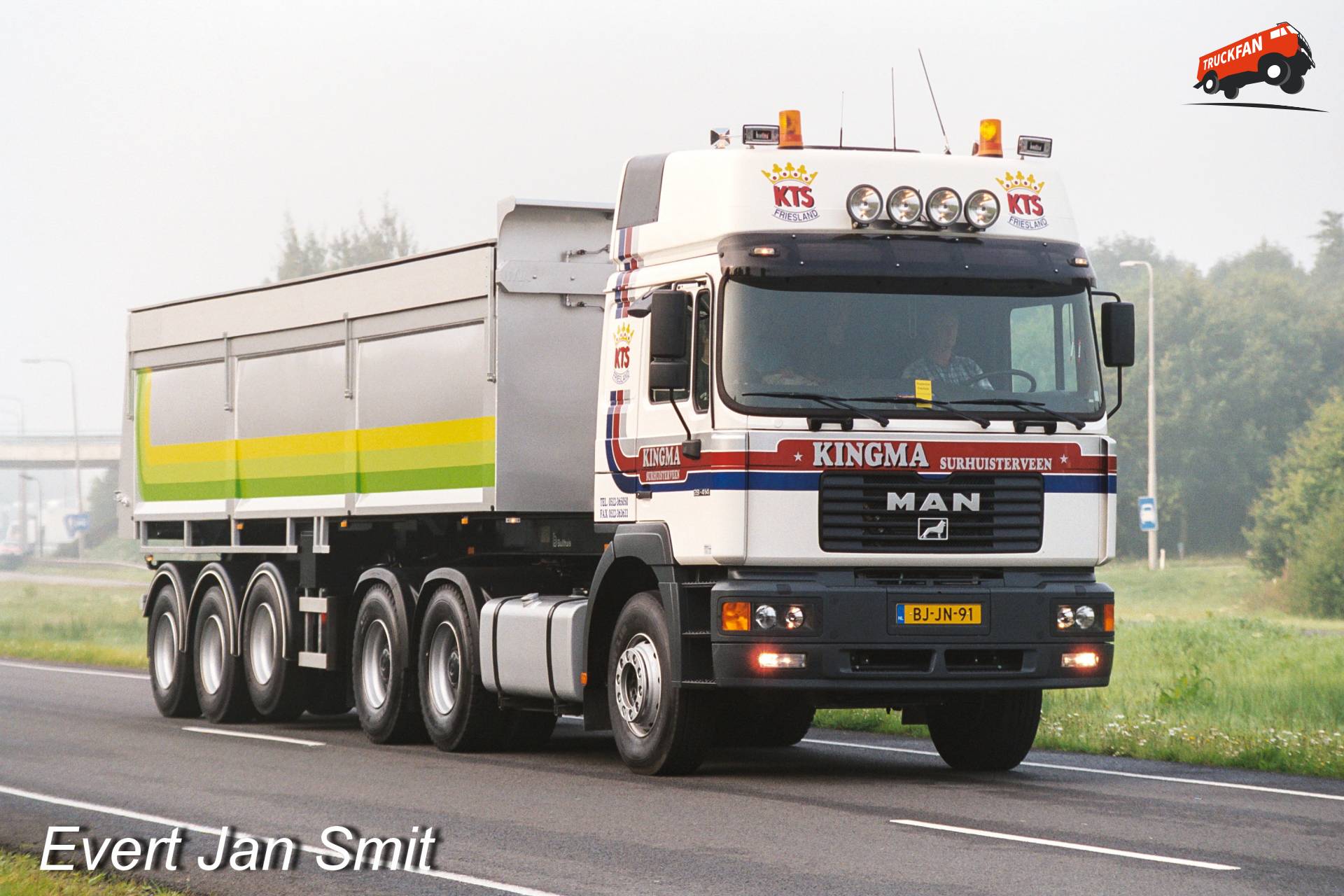 MAN 28-414 trekker met Bulthuis kiep oplegger