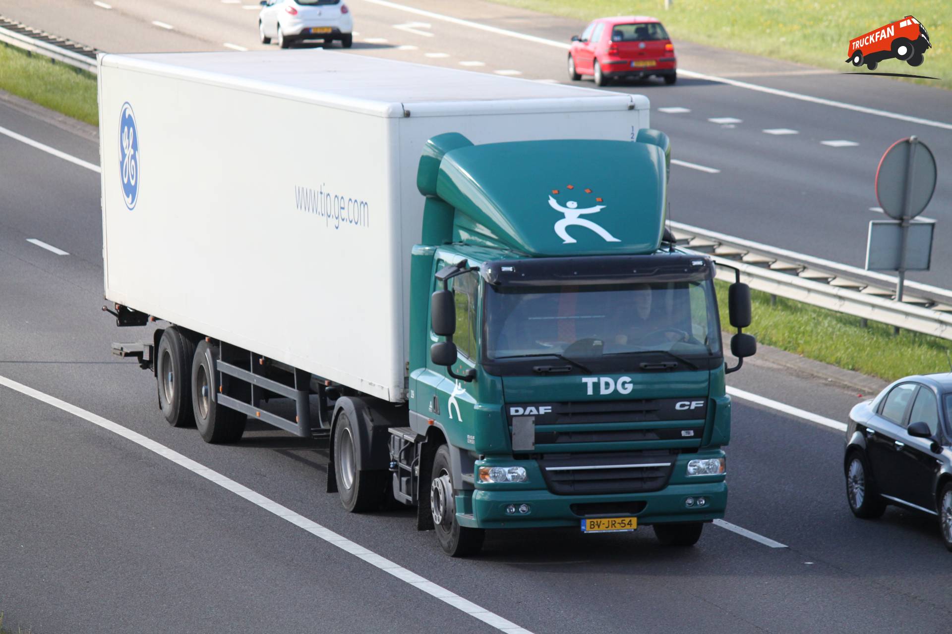 DAF CF75 vrachtwagen van TDG
