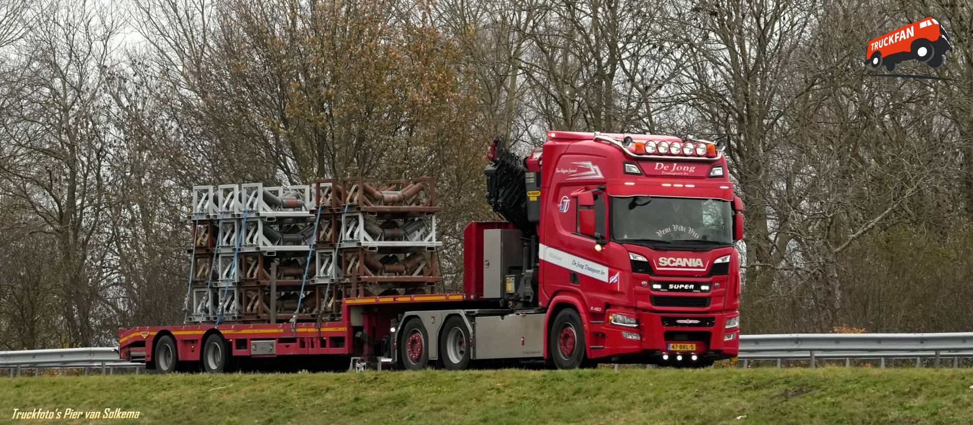 Scania R450 truck op locatie A7 Sneek