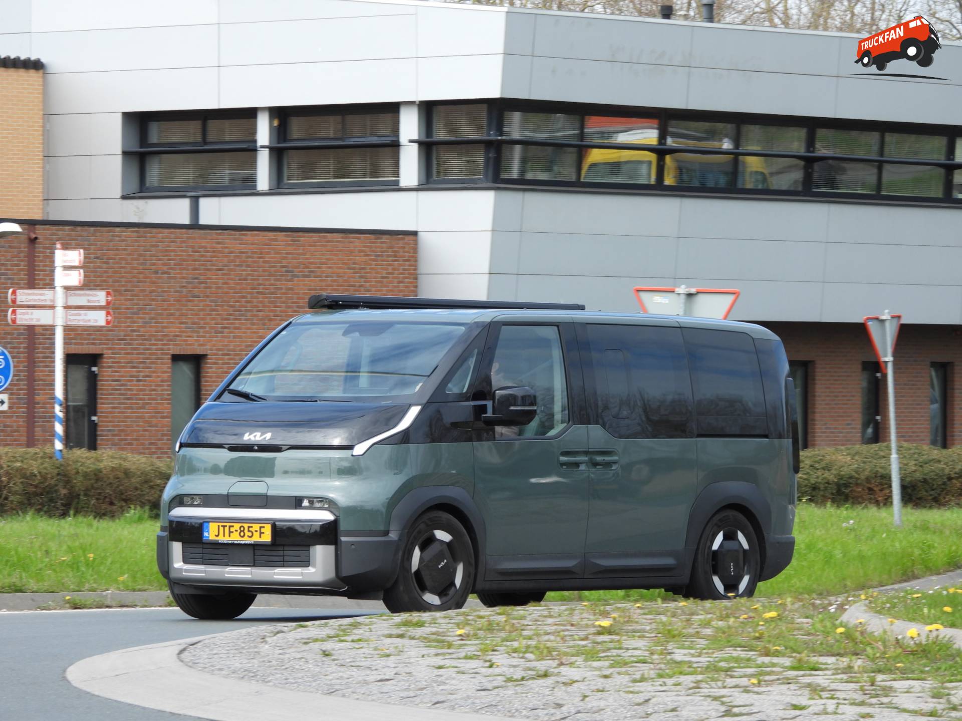 KIA PV5 bij Lopikerplein Schoonhoven 2026