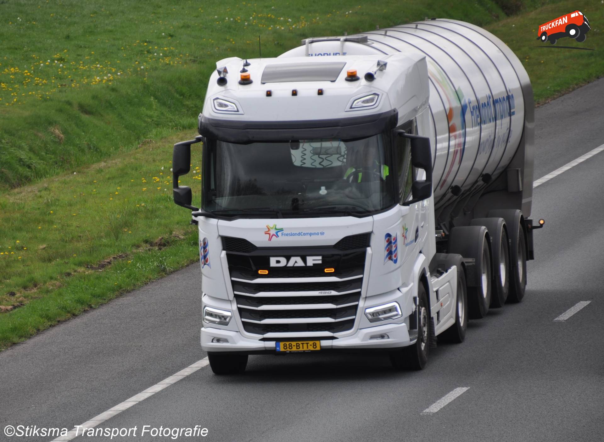 DAF XD tankwagen van FrieslandCampina