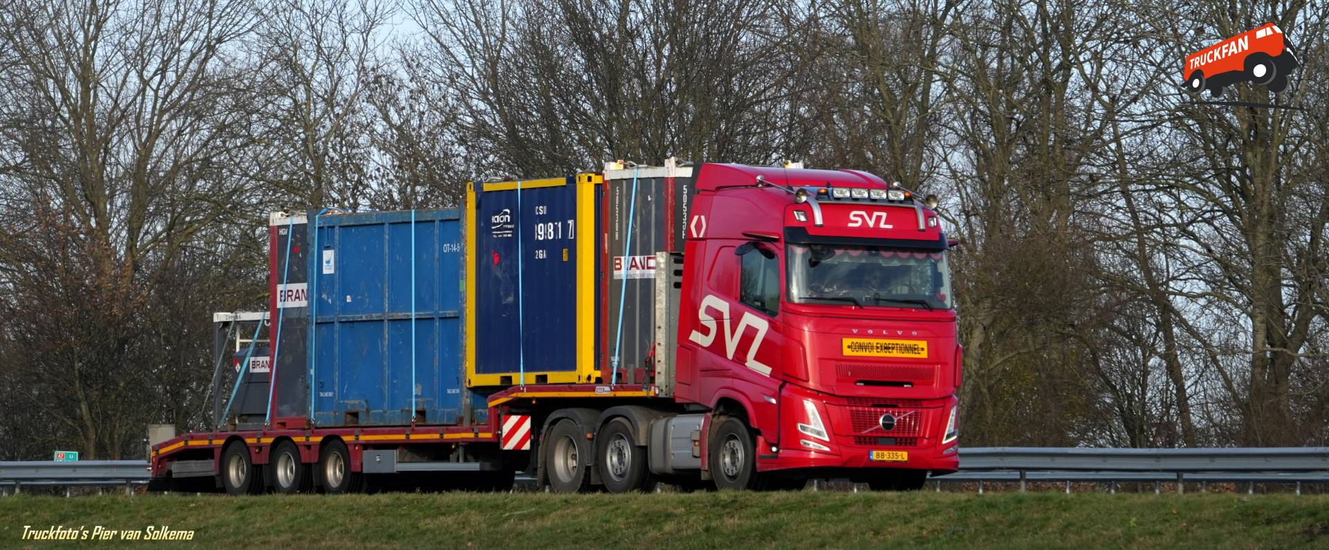 Volvo FH Aero vrachtwagen op A7 Sneek