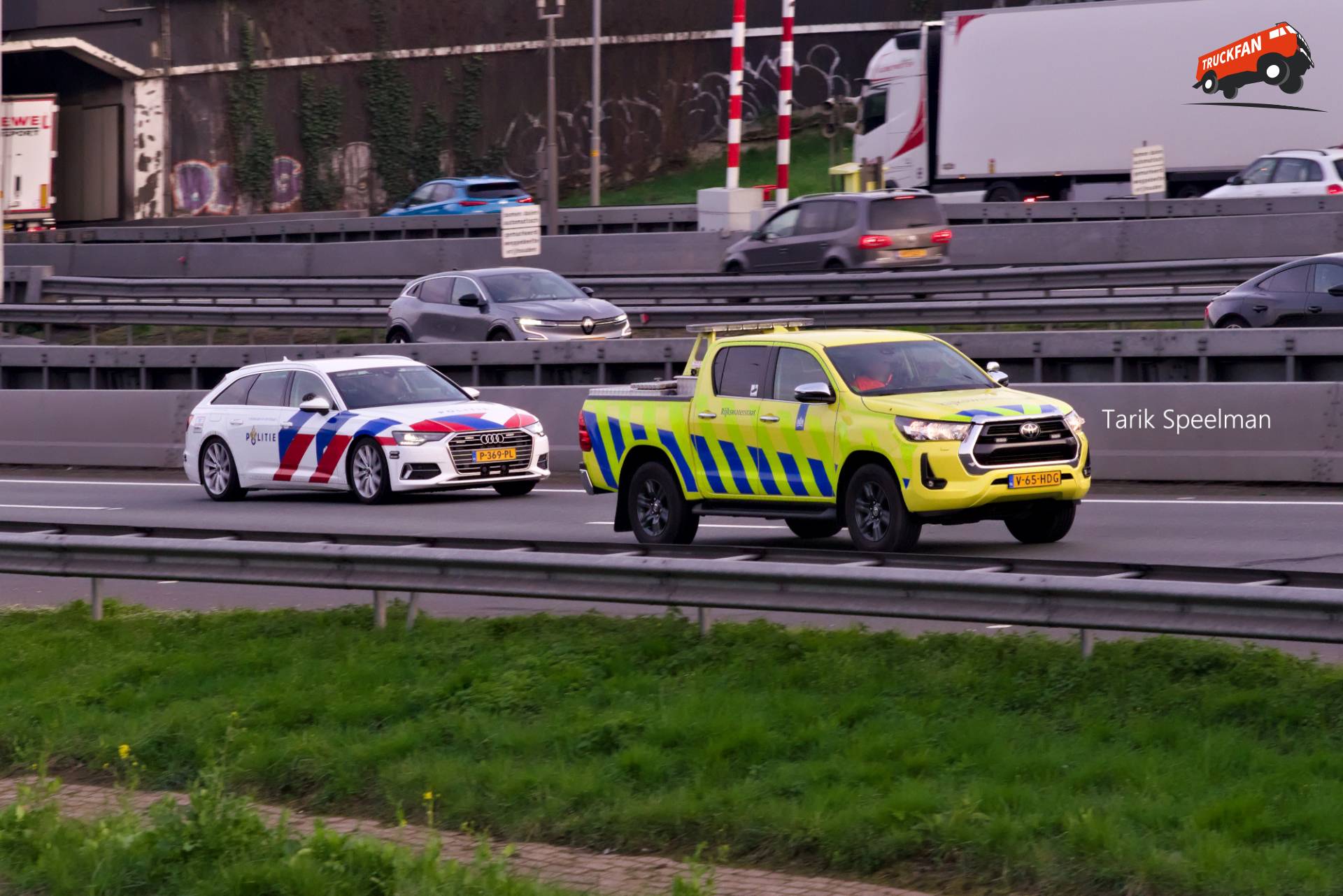 Toyota Hilux en Audi A6 Avant op A16