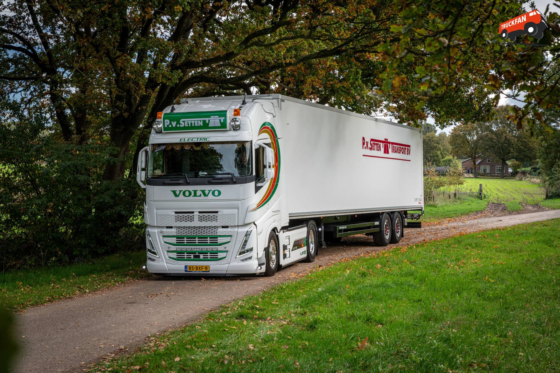 Volvo FH Electric van P. van Setten