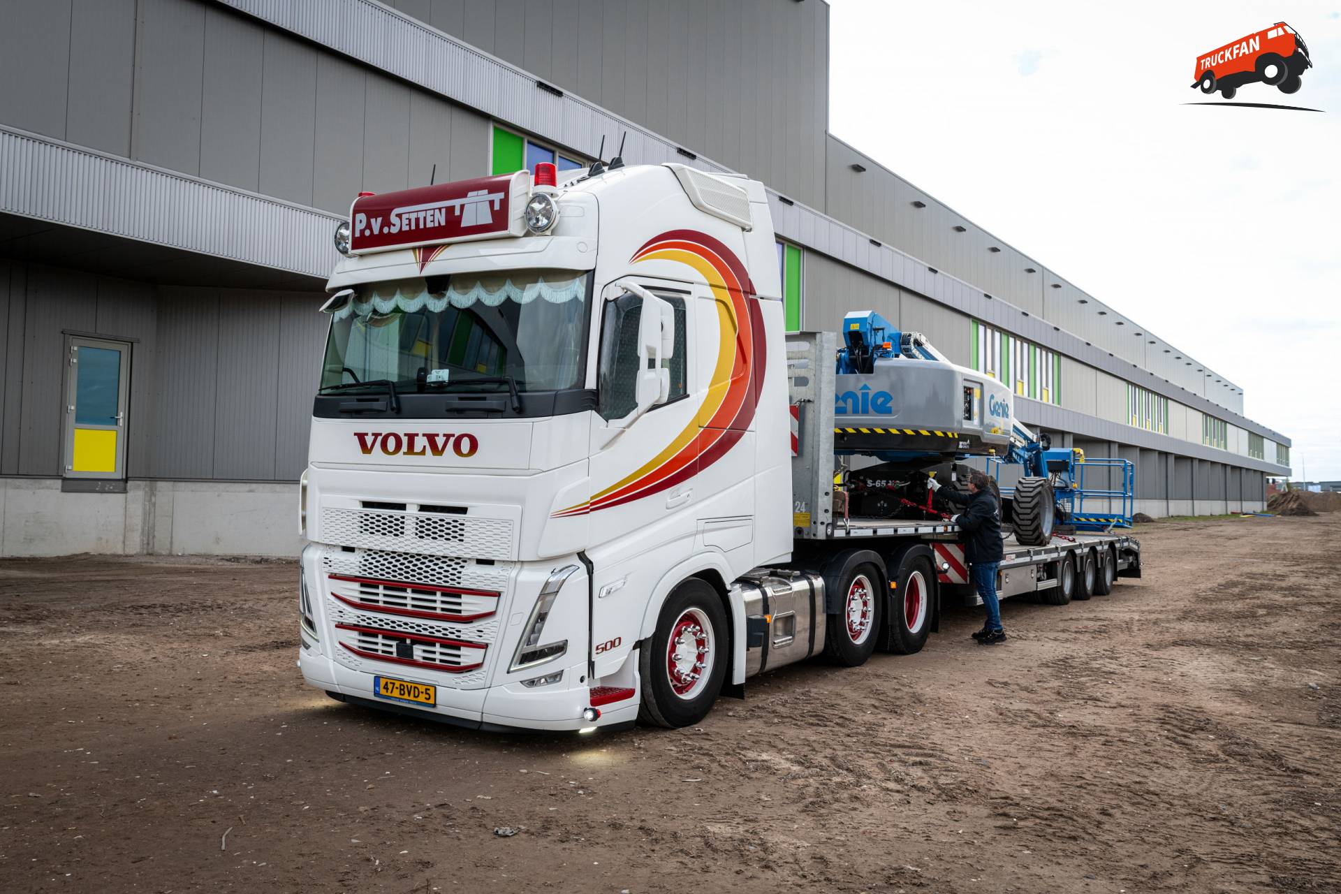 Volvo FH 500 met Genie Hoogwerker