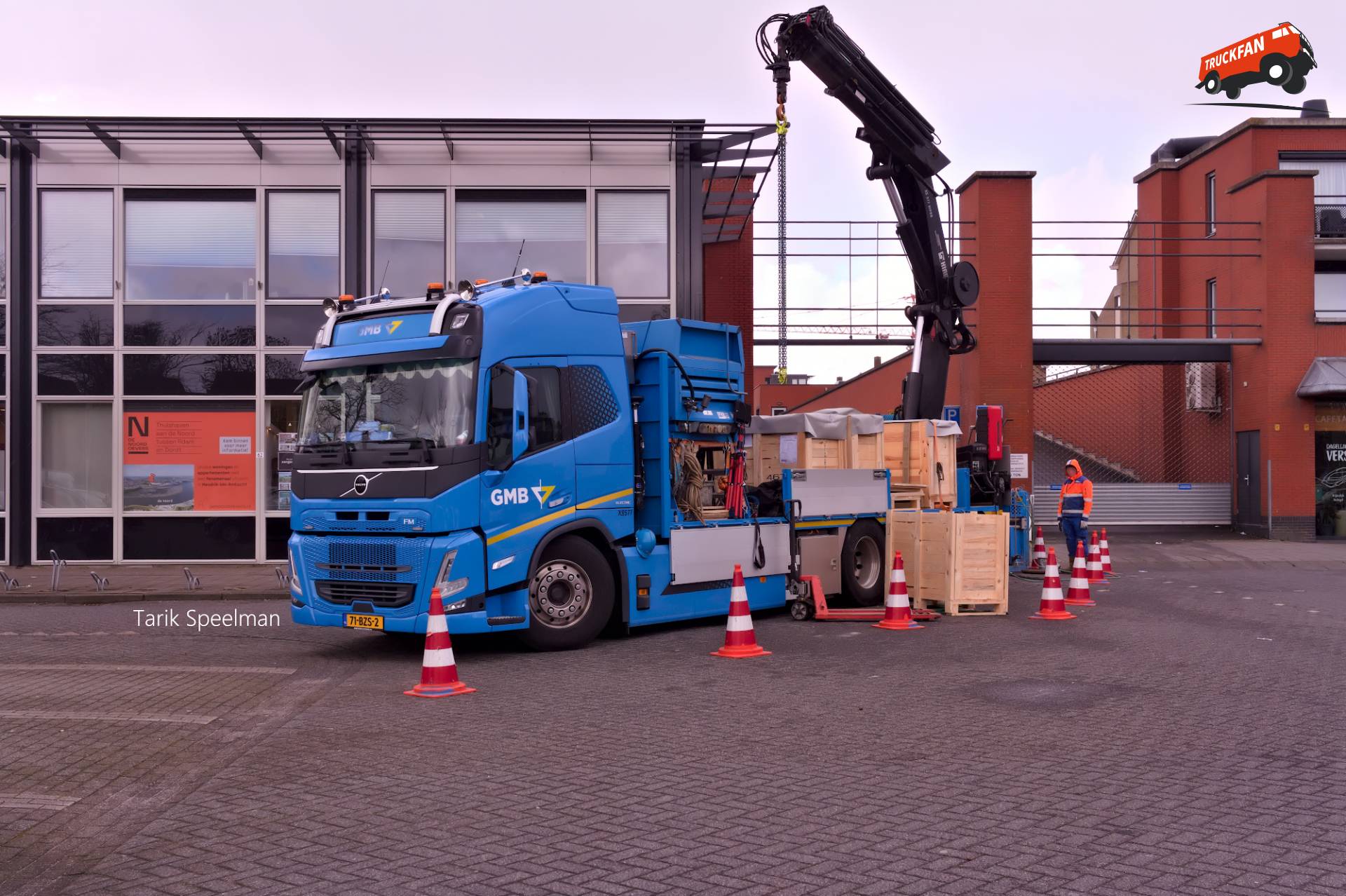 Volvo FM Electric vrachtwagen met kenteken 71-BZS-4