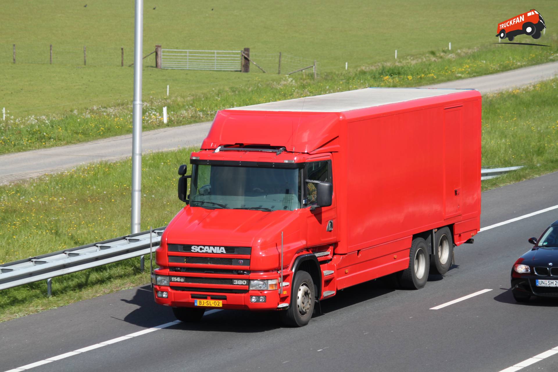 Scania 114 vrachtwagen van DuoPak