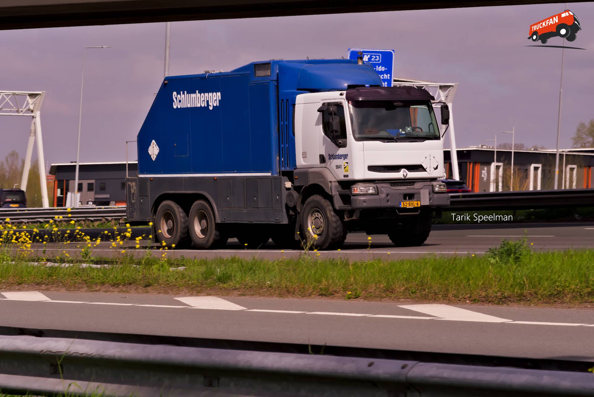 Renault Kerax truck with license plate 52-BXL-6