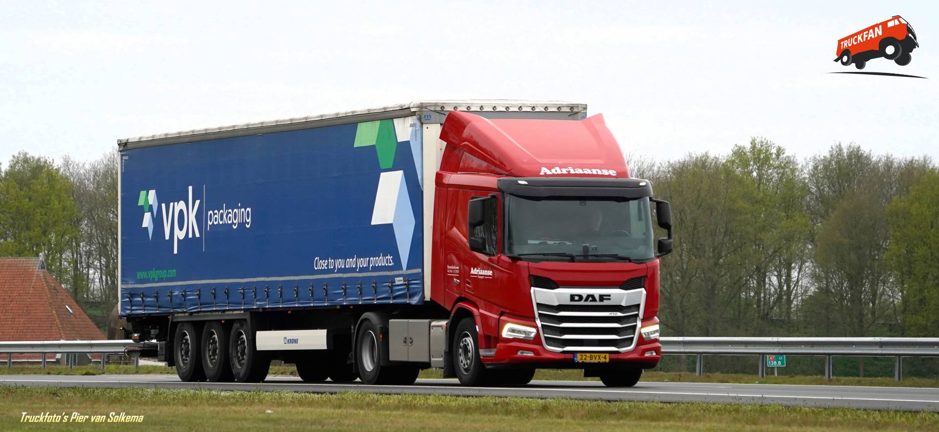 DAF XD vrachtwagen op de A7 bij Joure